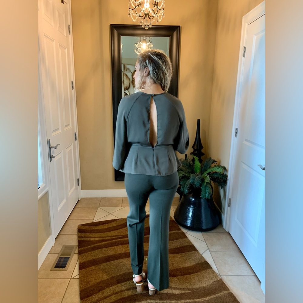 LN TOPSHOP BLOUSE. TIE WAIST, FLOWY SLEEVES, SEXY CUT OUT IN BACK & FRONT❤️ - Picture 6 of 9